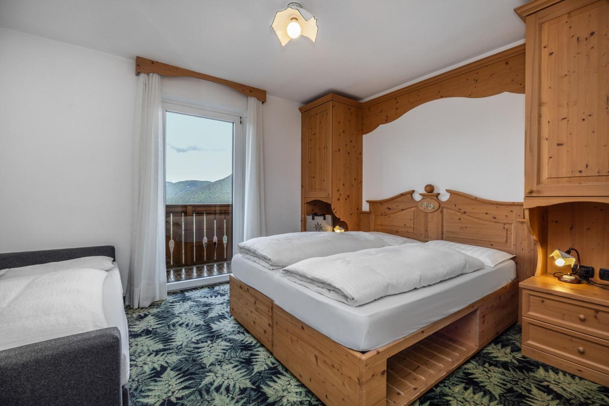 Hotel Tirol- Natural Idyll Montesover Exterior photo